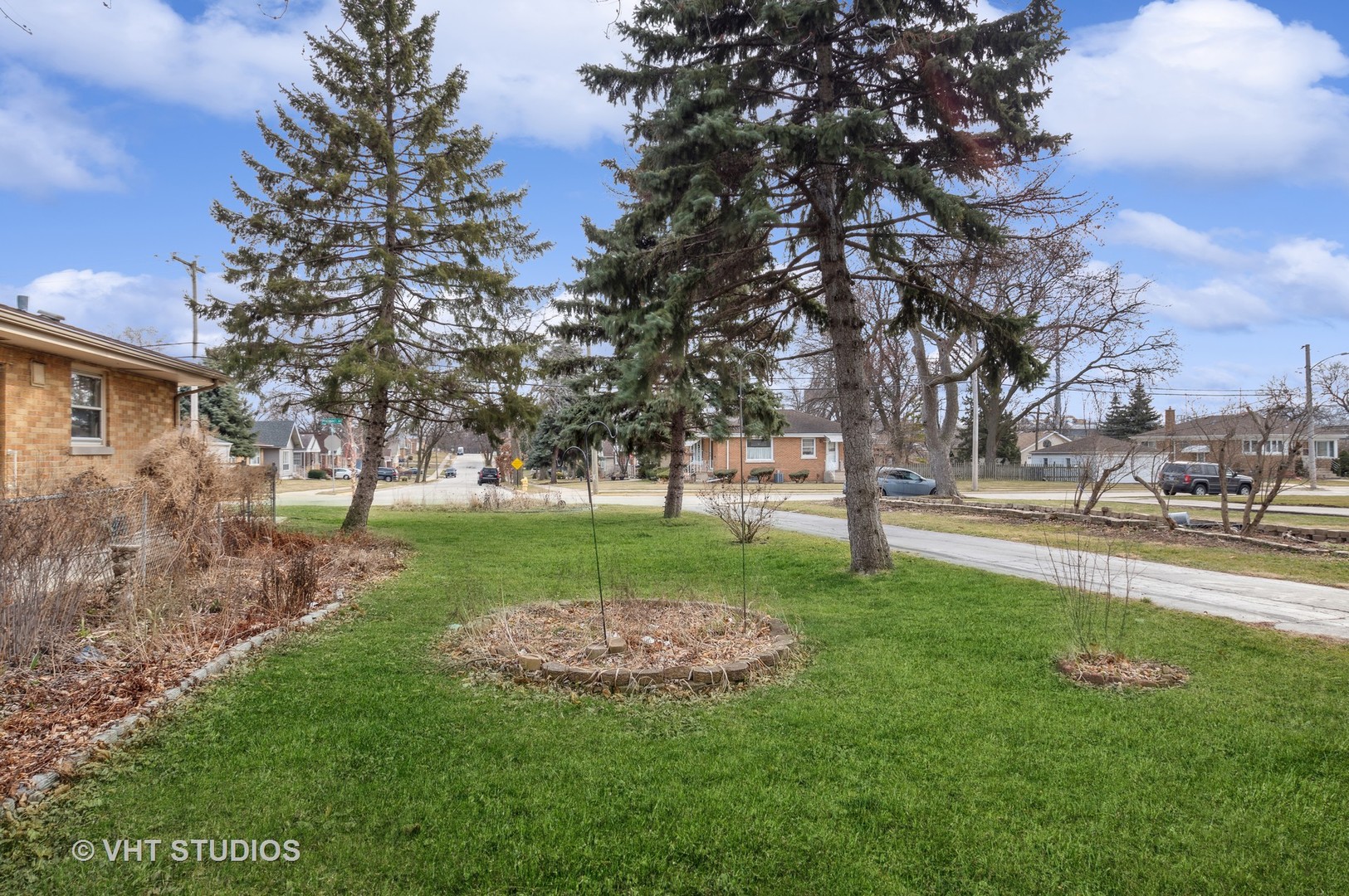 5900 Prospect Avenue Berkeley, IL 60163 - Photo 10 of 14 a huge green field with lots of trees