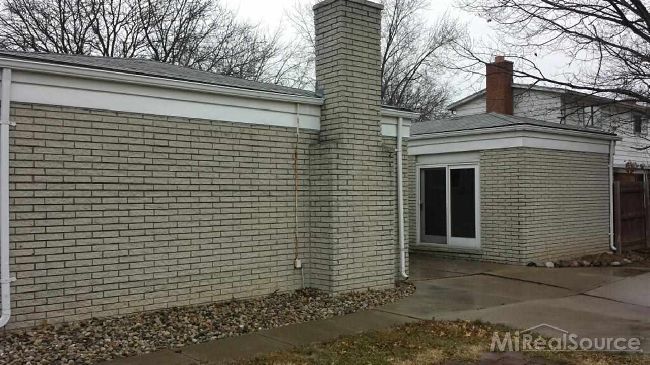 8362 Busch Street Center Line, MI 48015 - Photo 13 of 13 31189016-12.JPG