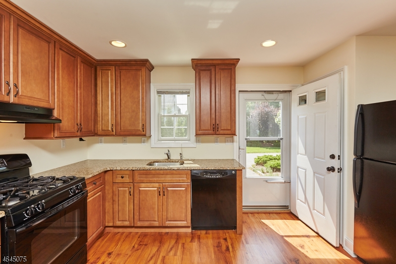 75 Central Avenue, Unit B Madison, NJ 07940 - Photo 6 of 21