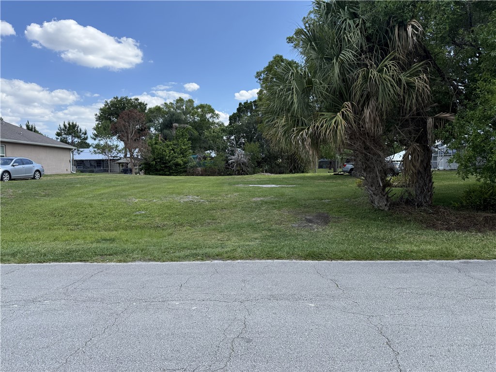 949 Riviera Avenue Sebastian, FL 32958 - Photo 4 of 7