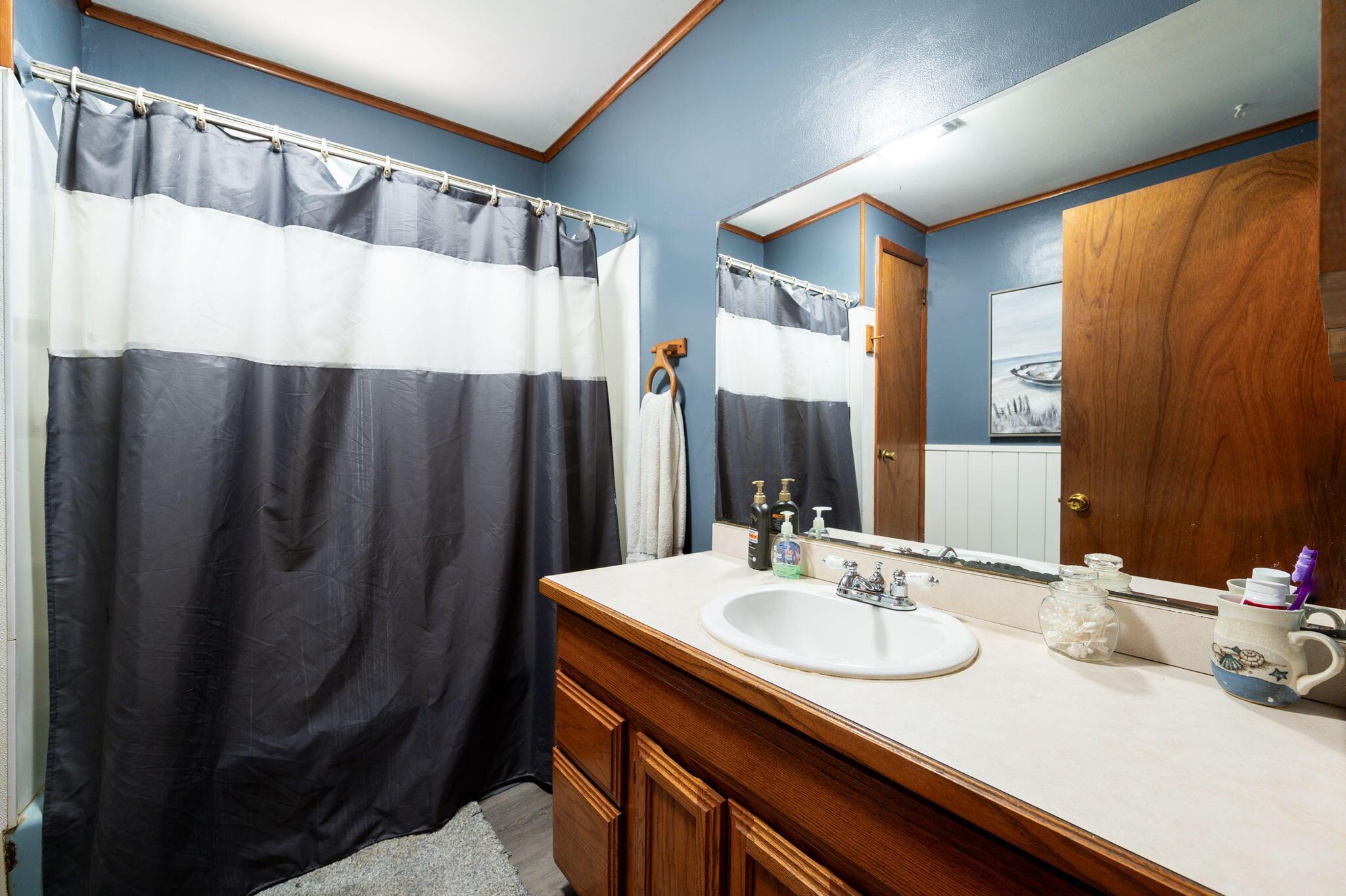 1137 Warren Road Delaware, OH 43015 - Photo 11 of 31 15-web-or-mls-1137 Warren Rd 015