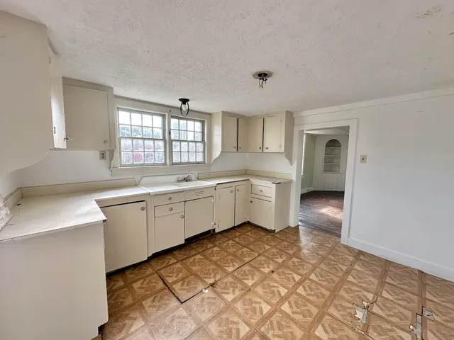 $325,000 | 381 Highway 164, Preston, CT 06365