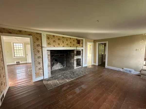 $325,000 | 381 Highway 164, Preston, CT 06365