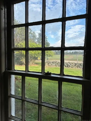 $325,000 | 381 Highway 164, Preston, CT 06365