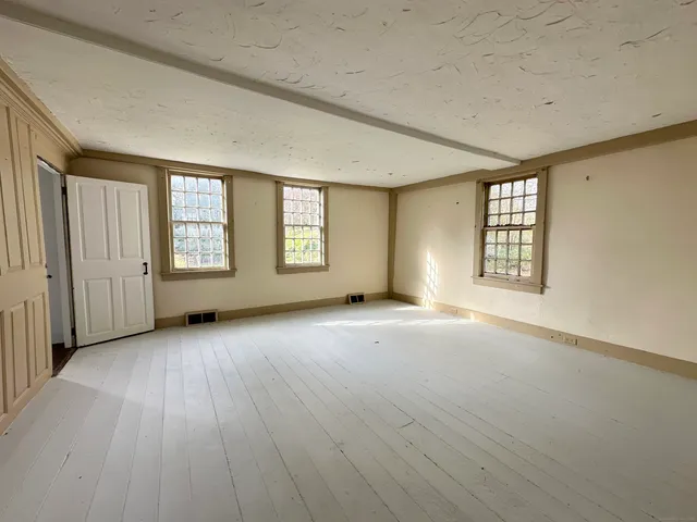 $325,000 | 381 Highway 164, Preston, CT 06365