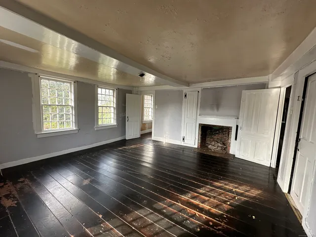 $325,000 | 381 Highway 164, Preston, CT 06365