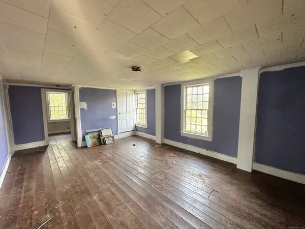 $325,000 | 381 Highway 164, Preston, CT 06365