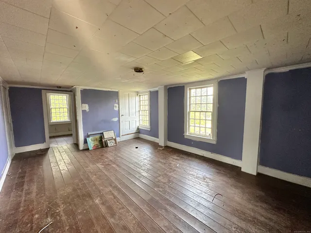 $325,000 | 381 Highway 164, Preston, CT 06365