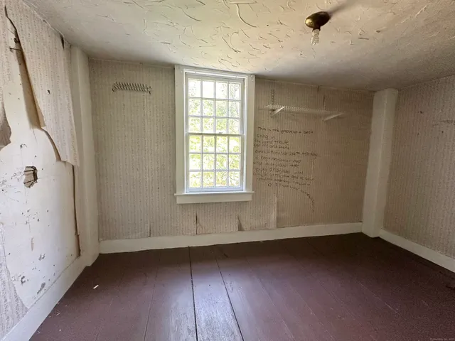 $325,000 | 381 Highway 164, Preston, CT 06365