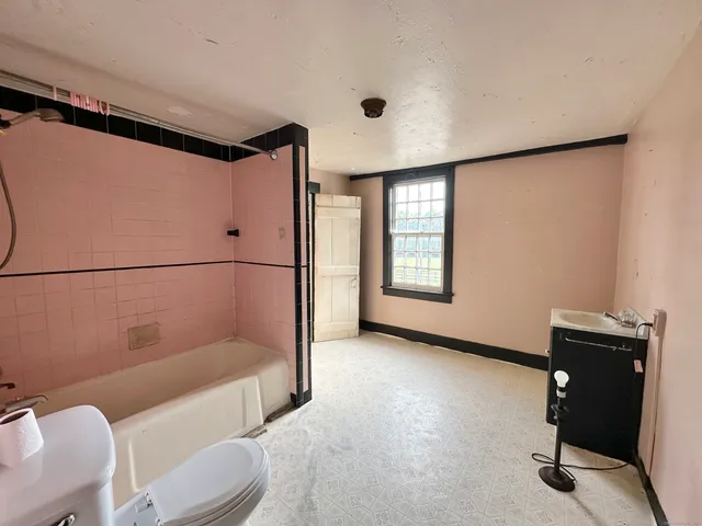 $325,000 | 381 Highway 164, Preston, CT 06365