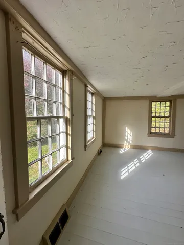 $325,000 | 381 Highway 164, Preston, CT 06365