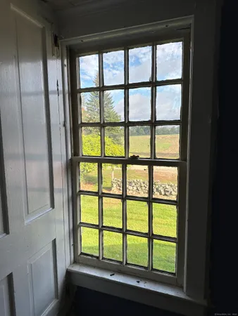 $325,000 | 381 Highway 164, Preston, CT 06365