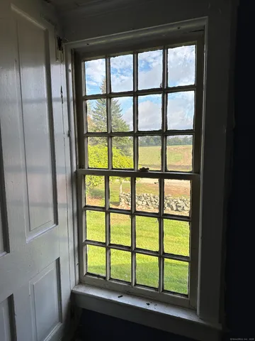 $325,000 | 381 Highway 164, Preston, CT 06365