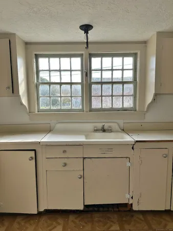 $325,000 | 381 Highway 164, Preston, CT 06365