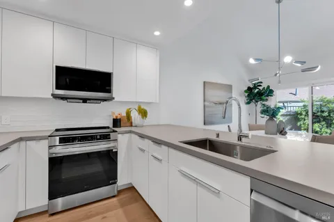 $1,330,000 | 33 Willow Lane, Sausalito, CA 94965