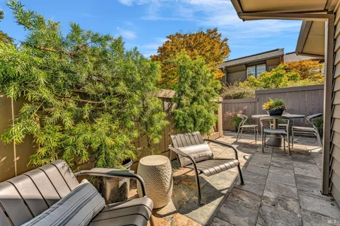 $1,330,000 | 33 Willow Lane, Sausalito, CA 94965