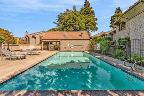 $1,330,000 | 33 Willow Lane, Sausalito, CA 94965