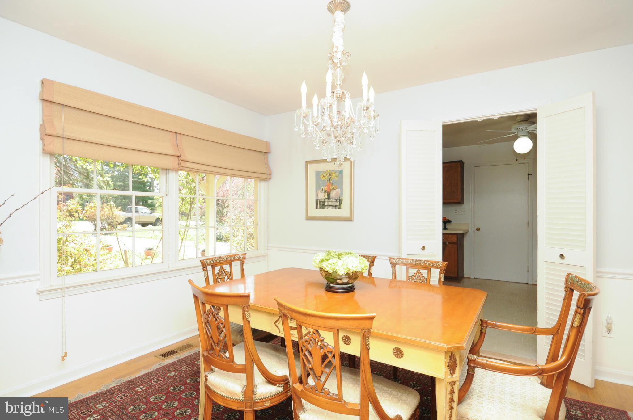 10814 Hunt Club Road Reston, VA 20190 - Photo 5 of 30 Dining Room
