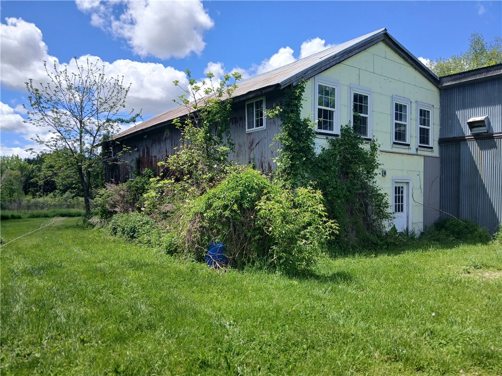 7179 North Bergen Road Bergen, NY 14416 - Photo 2 of 9