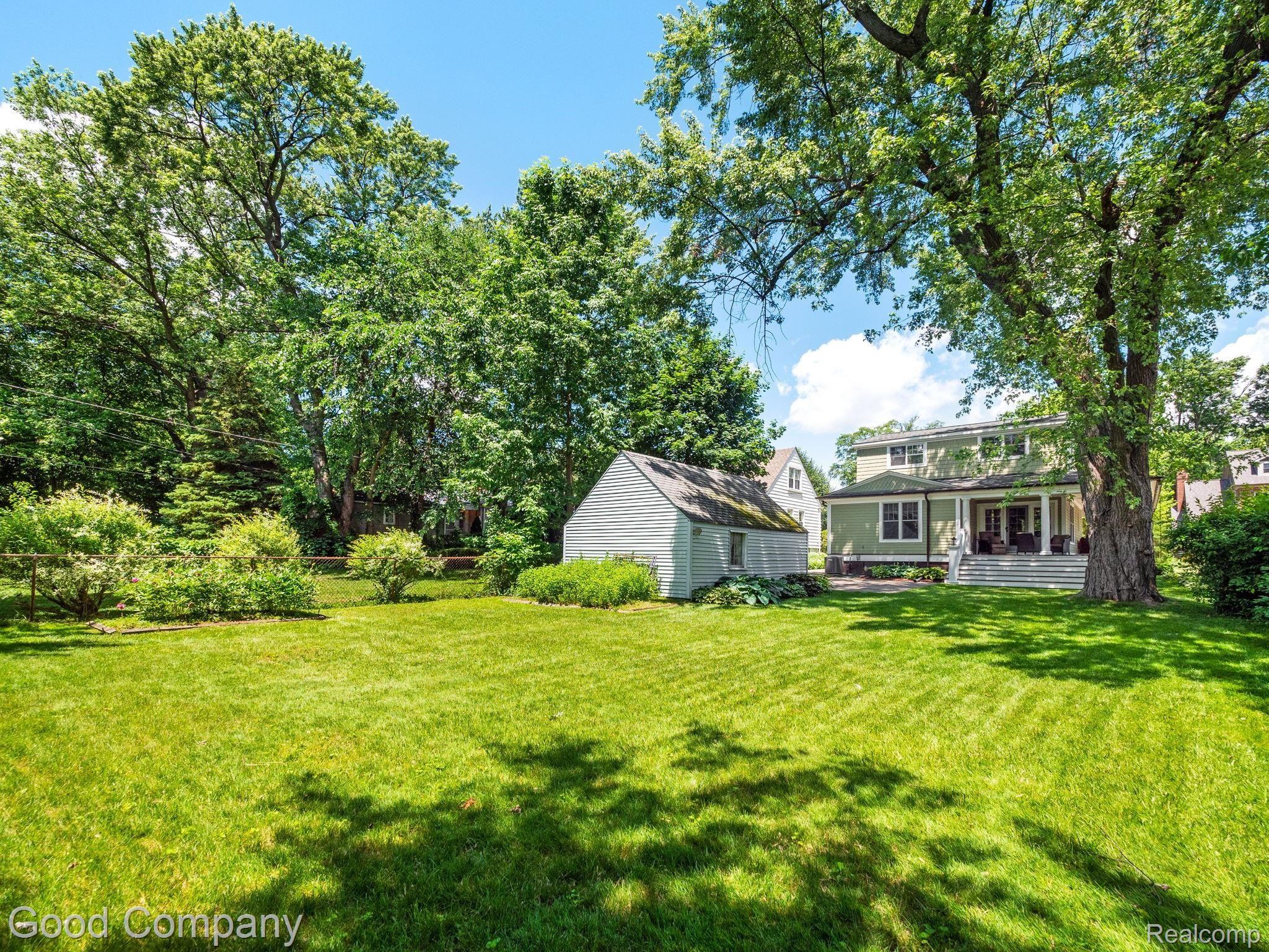 1627 Dorothea Road Berkley, MI 48072 - Photo 46 of 47 P3111888.jpg