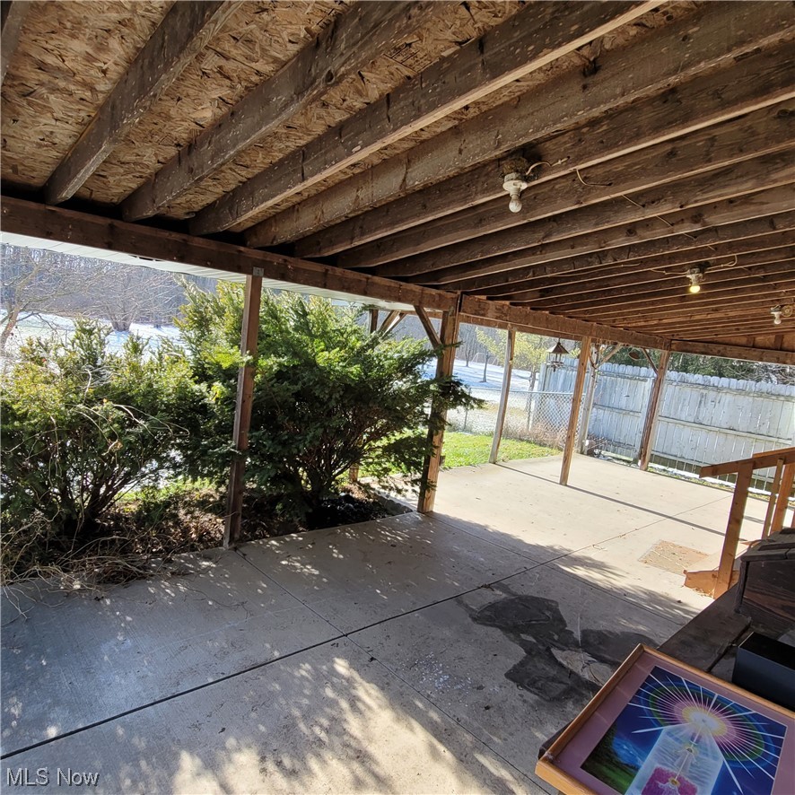 3312 Warren - Sharon Road Vienna, OH 44473 - Photo 5 of 14 View of patio