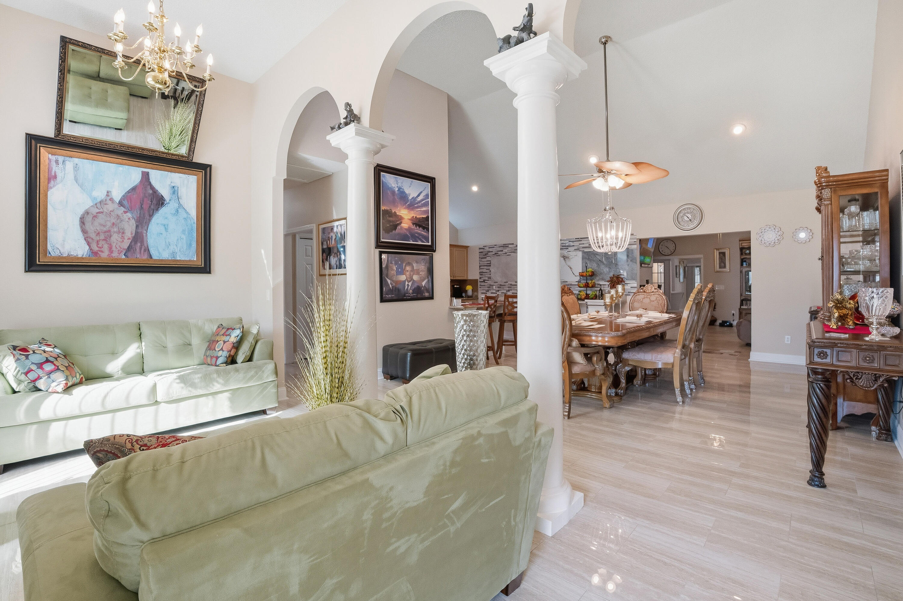 7456 Woodmont Road Navarre, FL 32566 - Photo 15 of 105 Entrance sitting area