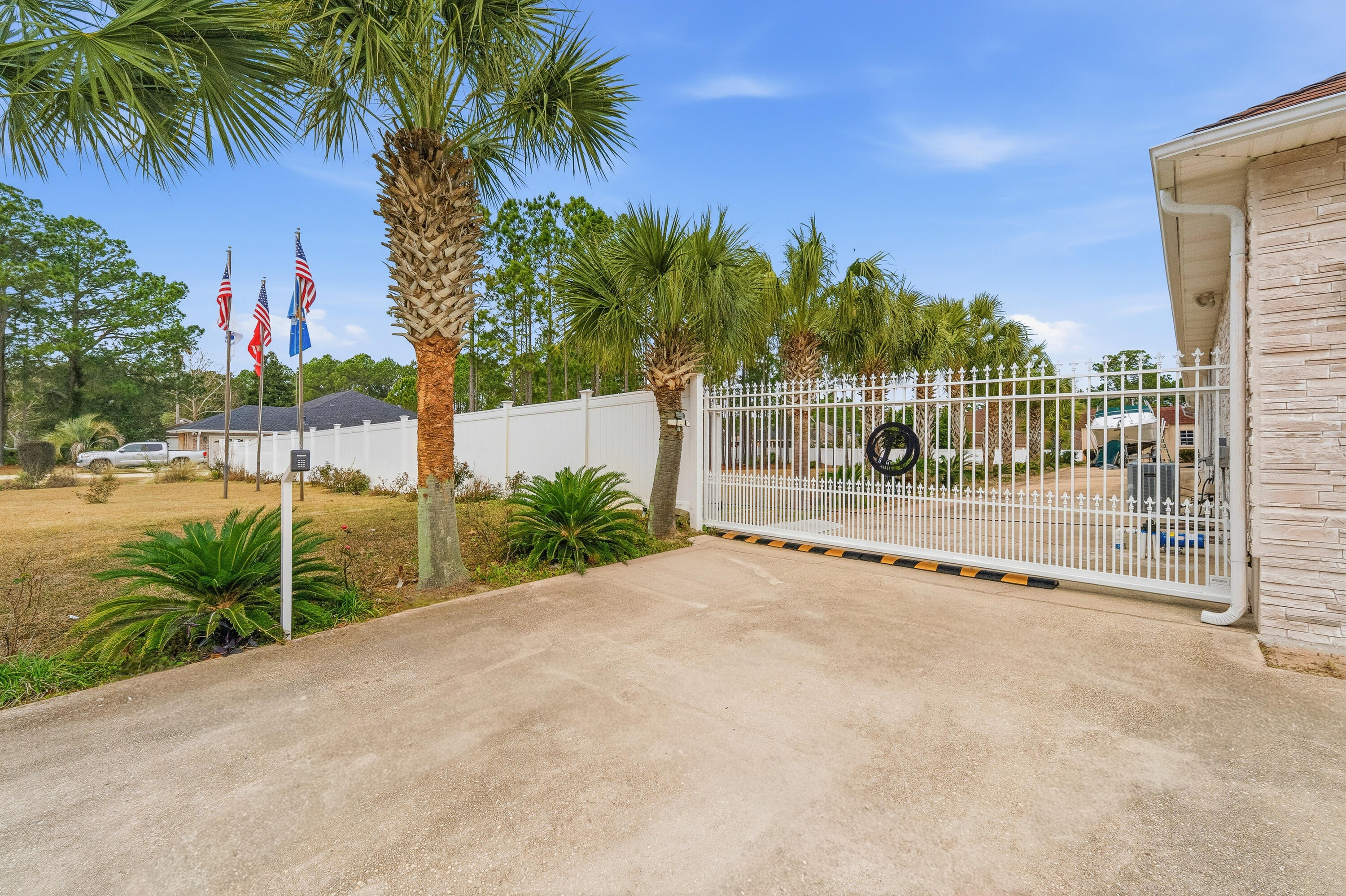 7456 Woodmont Road Navarre, FL 32566 - Photo 2 of 105 Electric Gate