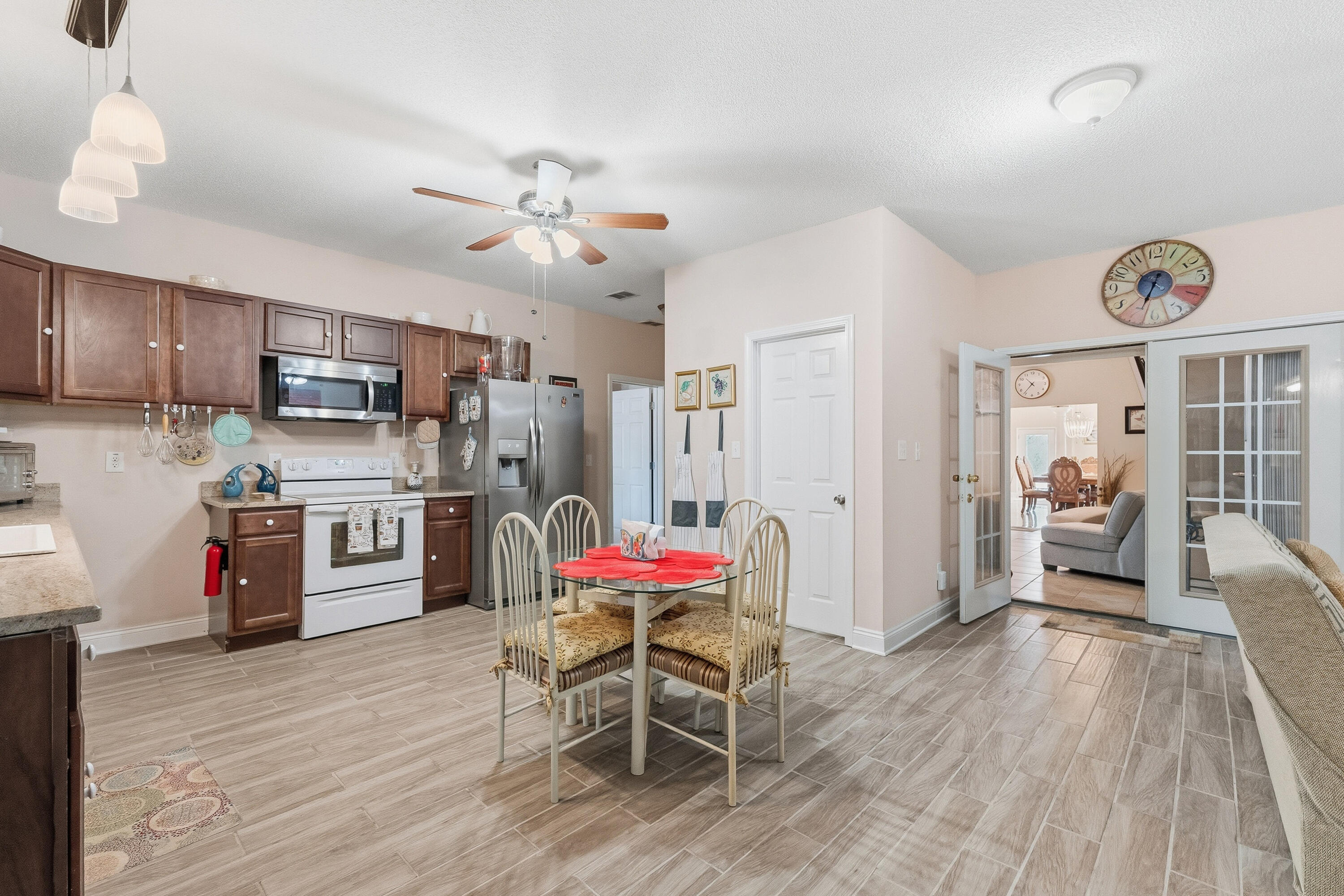 7456 Woodmont Road Navarre, FL 32566 - Photo 37 of 105 Middle Kitchen