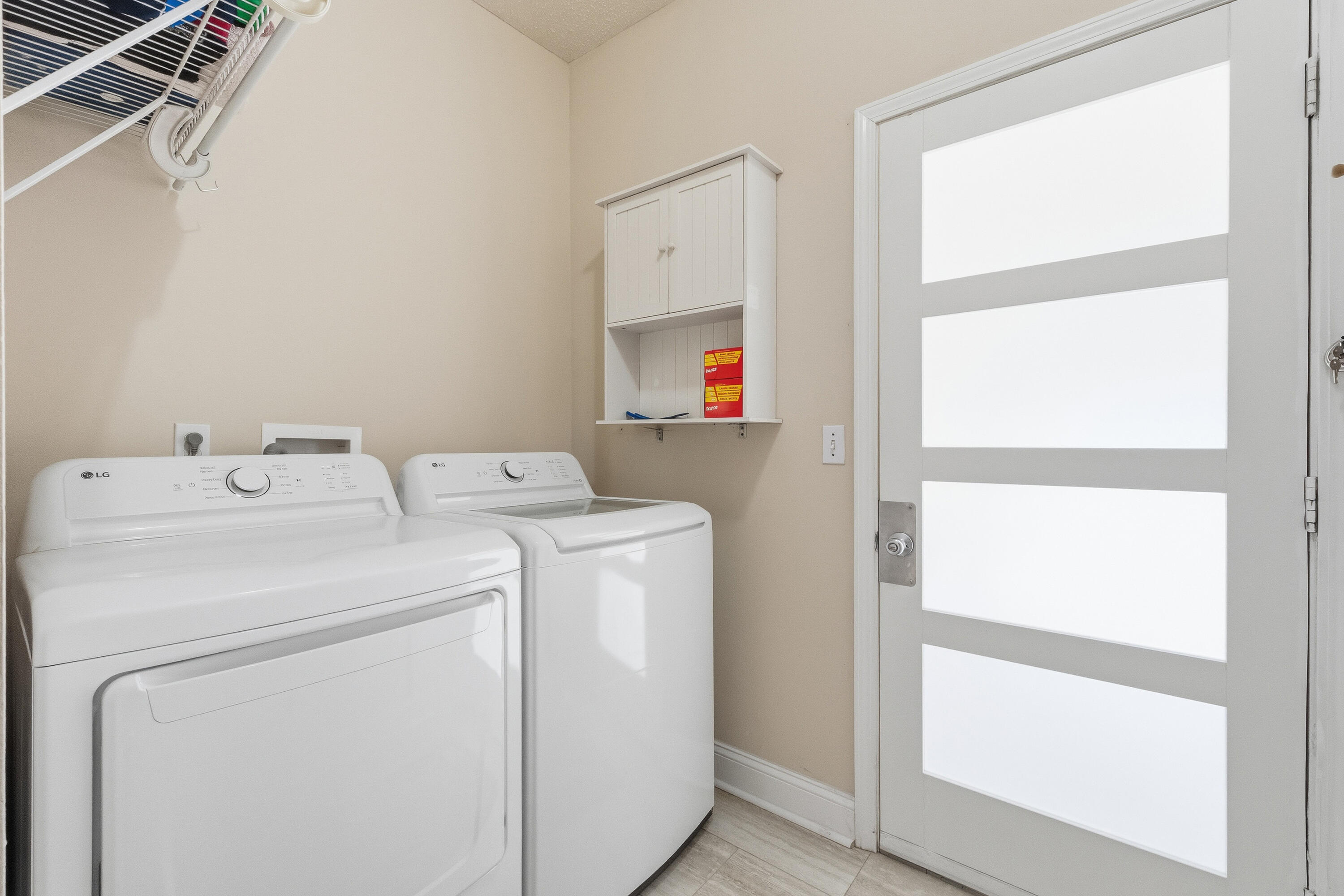 7456 Woodmont Road Navarre, FL 32566 - Photo 82 of 105 Washer Dryer