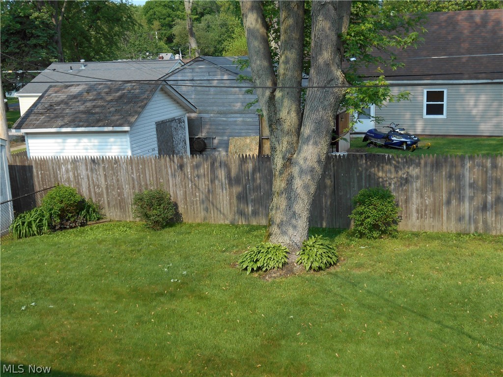 1821 Aberdeen Road Madison, OH 44057 - Photo 6 of 26 Back Yard