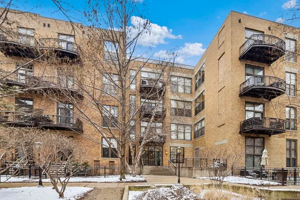 $425,000 | 1330 West Monroe Street, Unit 216, Chicago, IL 60607