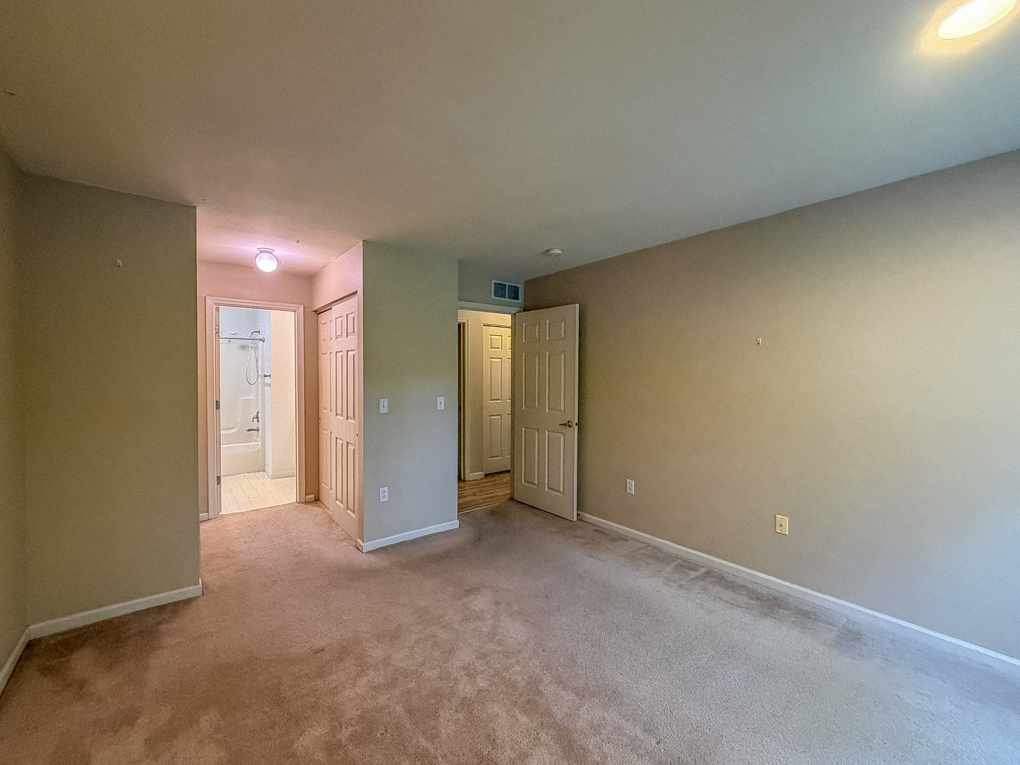 2404 Windward Boulevard, Unit 201 Champaign, IL 61821 - Photo 14 of 25
