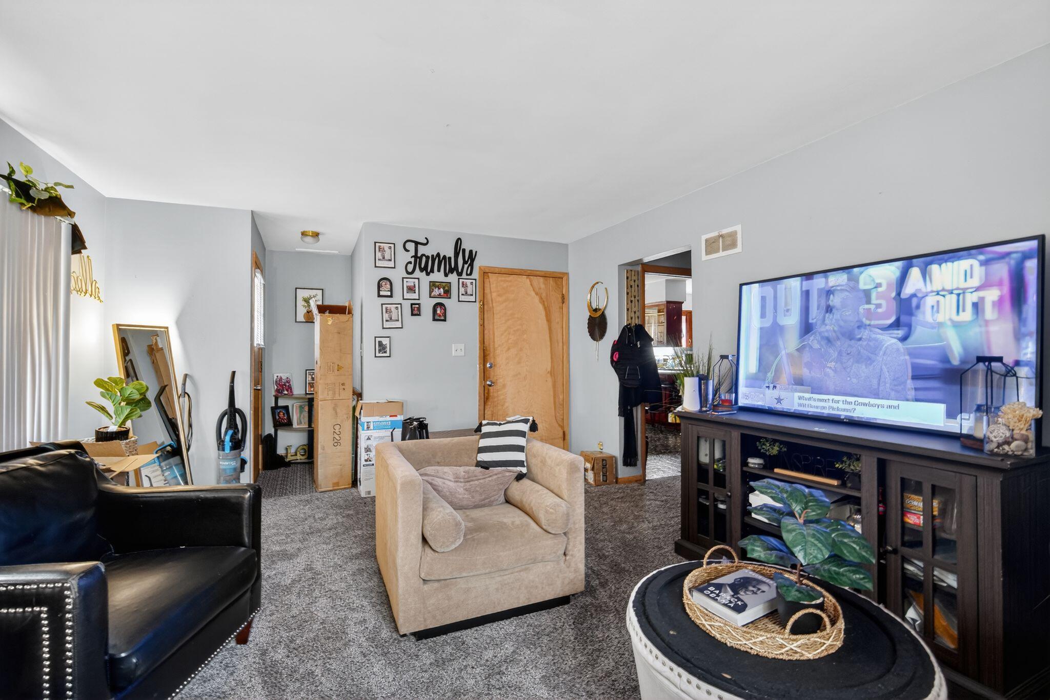 4219 North 68th Street Milwaukee, WI 53216 - Photo 14 of 24 Upper Living Room