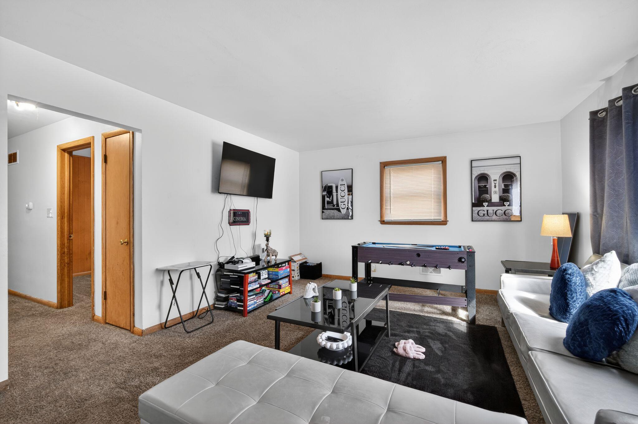 4219 North 68th Street Milwaukee, WI 53216 - Photo 2 of 24 Lower Living Room