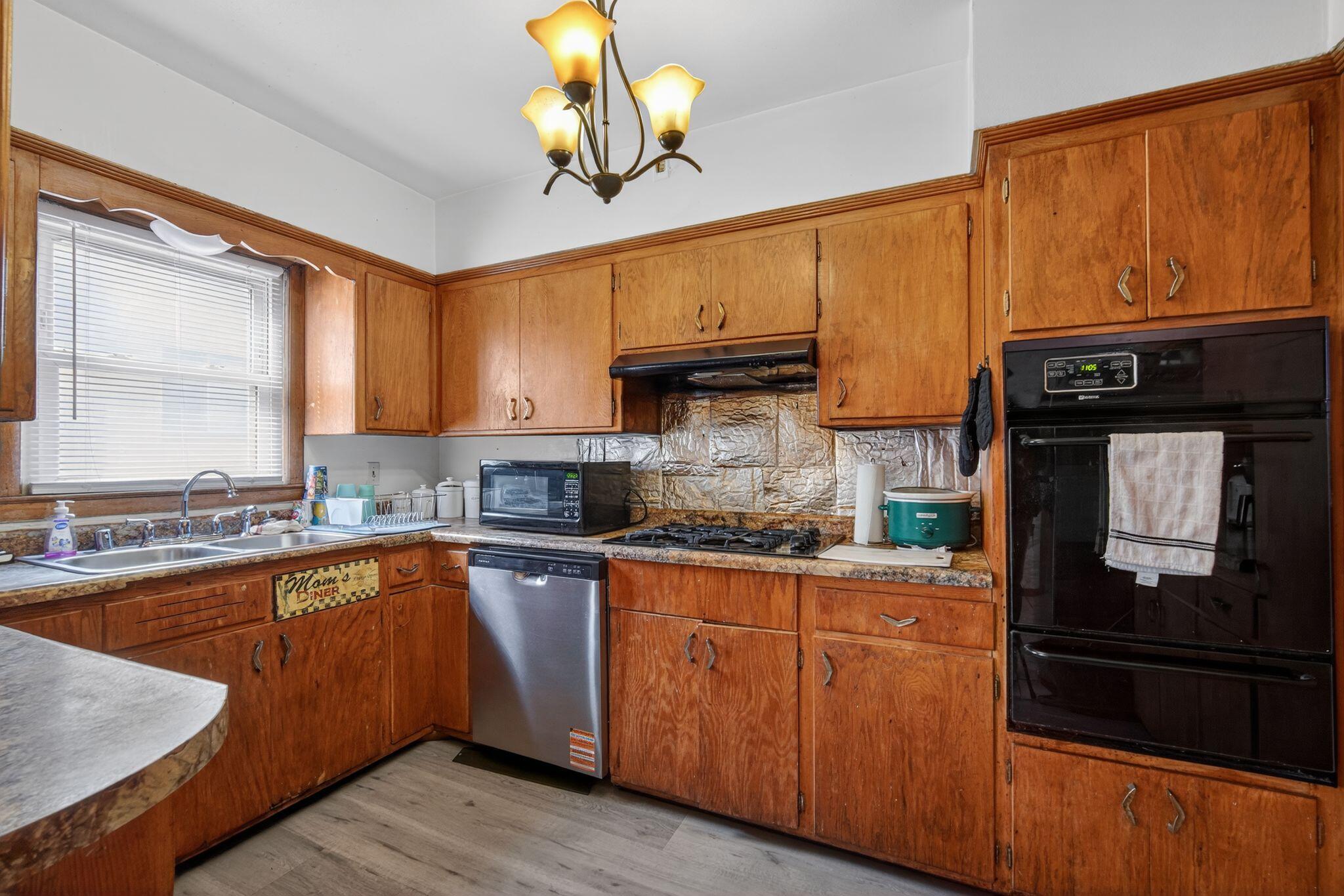 4219 North 68th Street Milwaukee, WI 53216 - Photo 7 of 24 Lower Kitchen