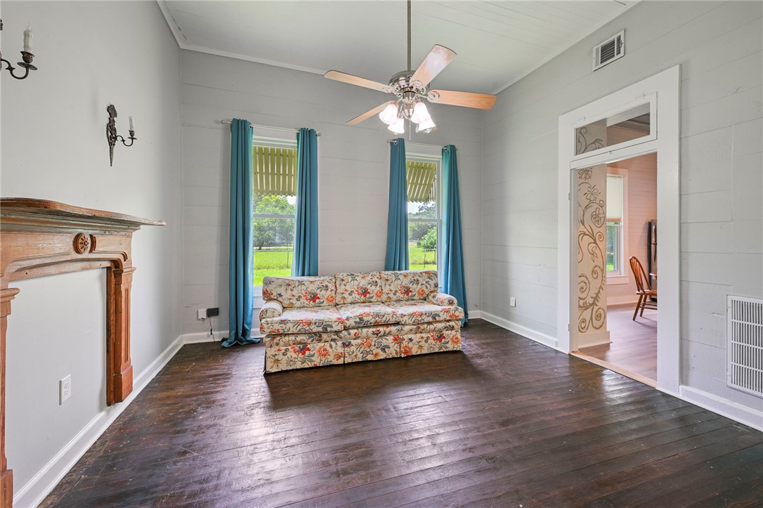 326 5th Street Somerville, TX 77879 - Photo 8 of 25