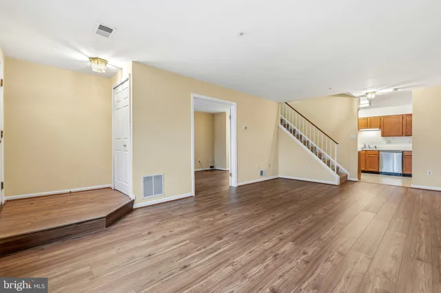 $2,390 | 2 Highstream Court, Unit 684, Germantown, MD 20874