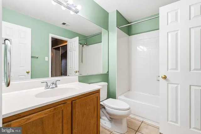 $2,390 | 2 Highstream Court, Unit 684, Germantown, MD 20874