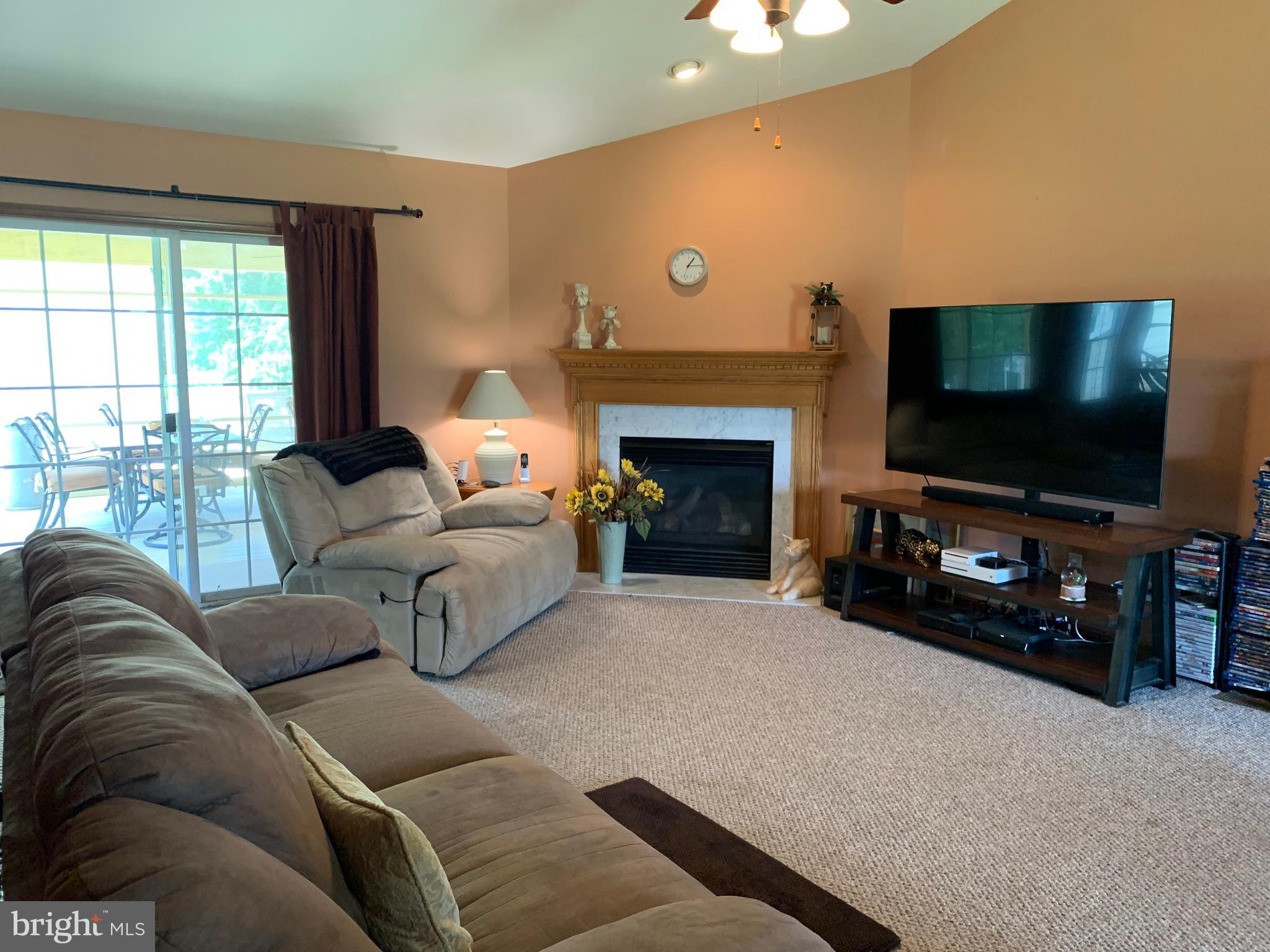 11522 Holly Road Ridgely, MD 21660 - Photo 4 of 40 Living Room