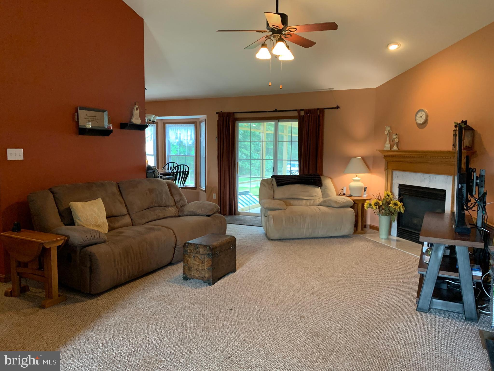11522 Holly Road Ridgely, MD 21660 - Photo 5 of 40 Living Room