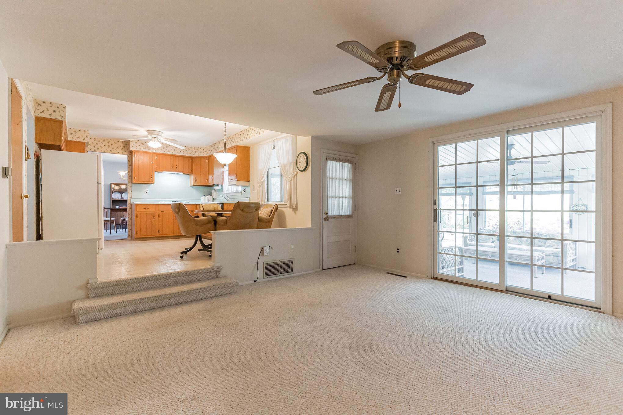 9 Locust Grove Road Cherry Hill, NJ 08003 - Photo 12 of 29 Spacious family room