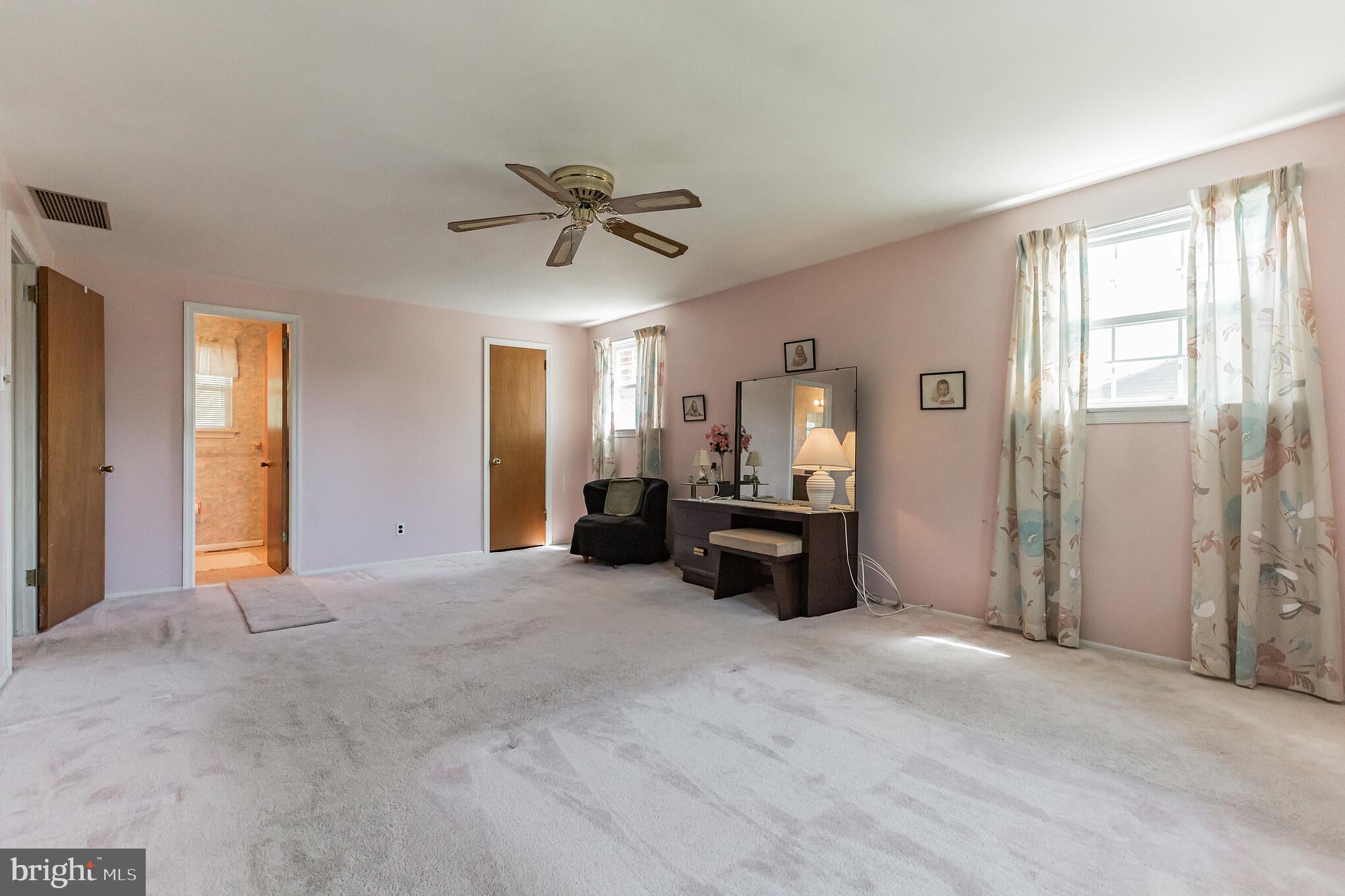 9 Locust Grove Road Cherry Hill, NJ 08003 - Photo 17 of 29 Primary Bedroom