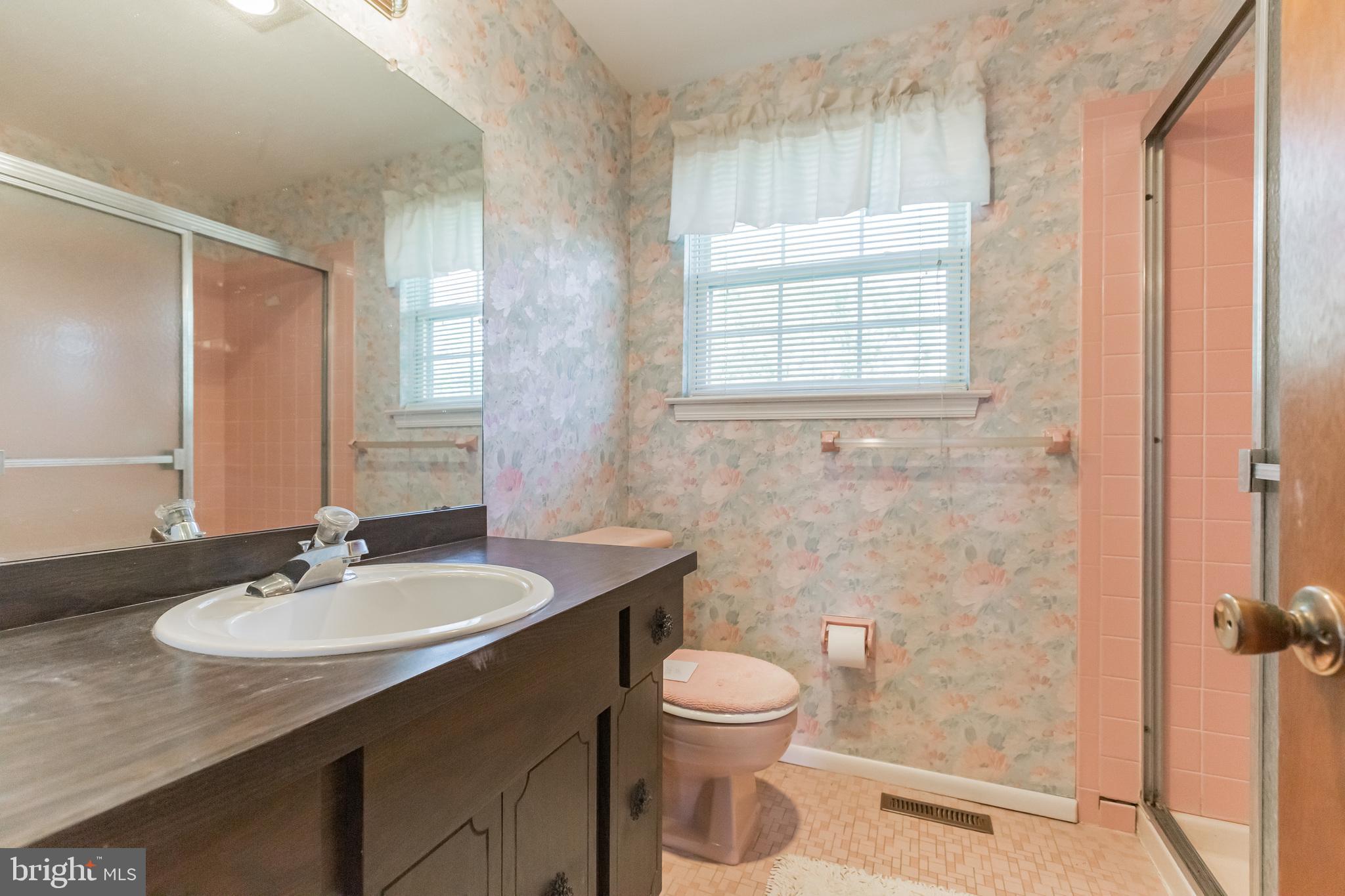 9 Locust Grove Road Cherry Hill, NJ 08003 - Photo 19 of 29 Primary Bath