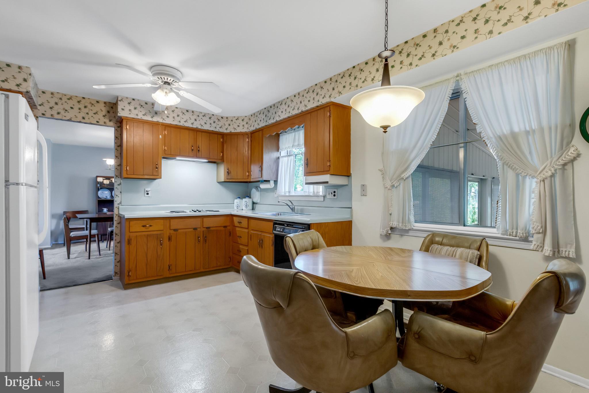 9 Locust Grove Road Cherry Hill, NJ 08003 - Photo 10 of 29 Eat in