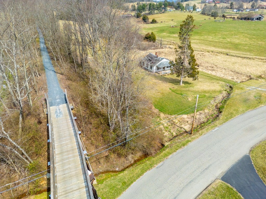 18299 Benhams Road, Unit 1 Bristol, VA 24202 - Photo 4 of 14 Gallery Image 4