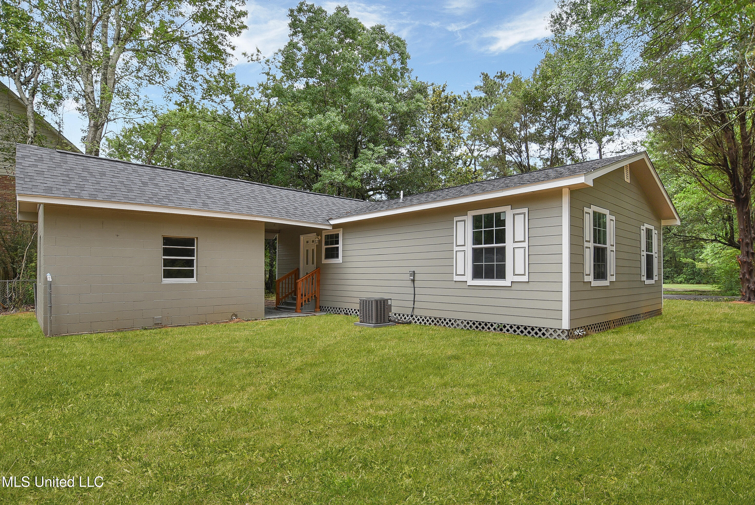 3504 Lundy Williams Road Moss Point, MS 39562 - Photo 3 of 12 DSC_0018 - Copy