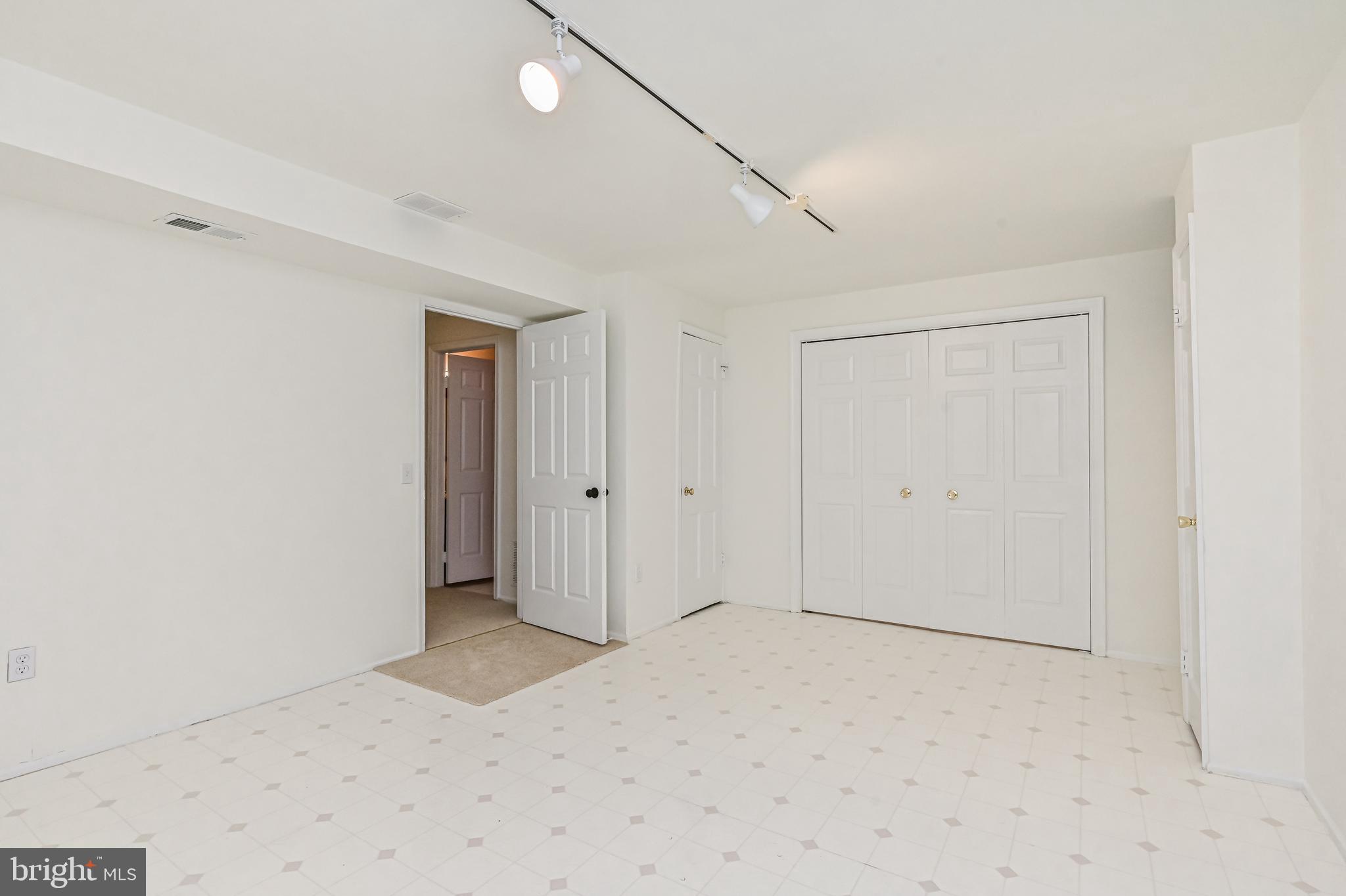 10546 Reed's Landing Circle Burke, VA 22015 - Photo 43 of 54