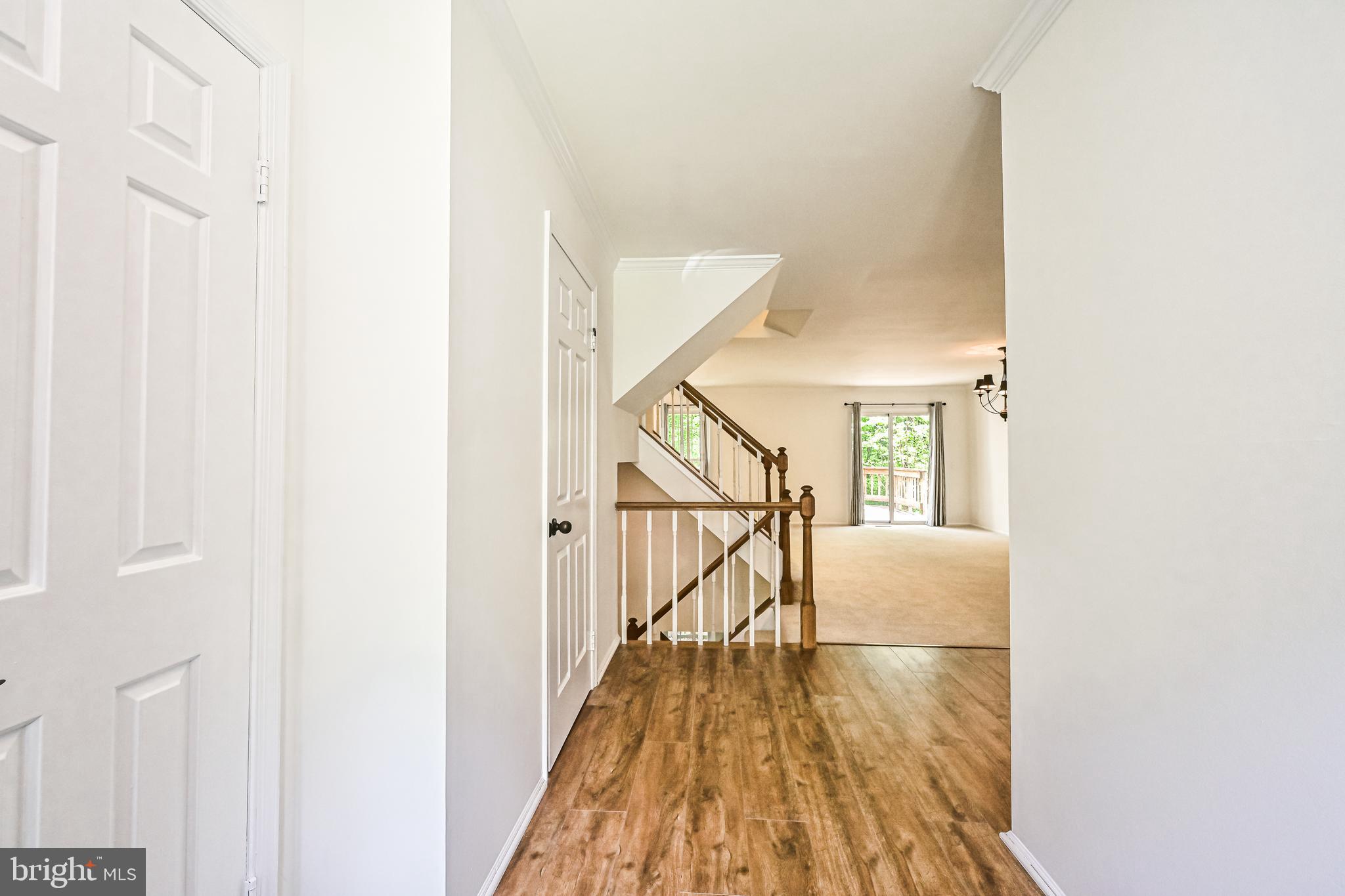 10546 Reed's Landing Circle Burke, VA 22015 - Photo 7 of 54