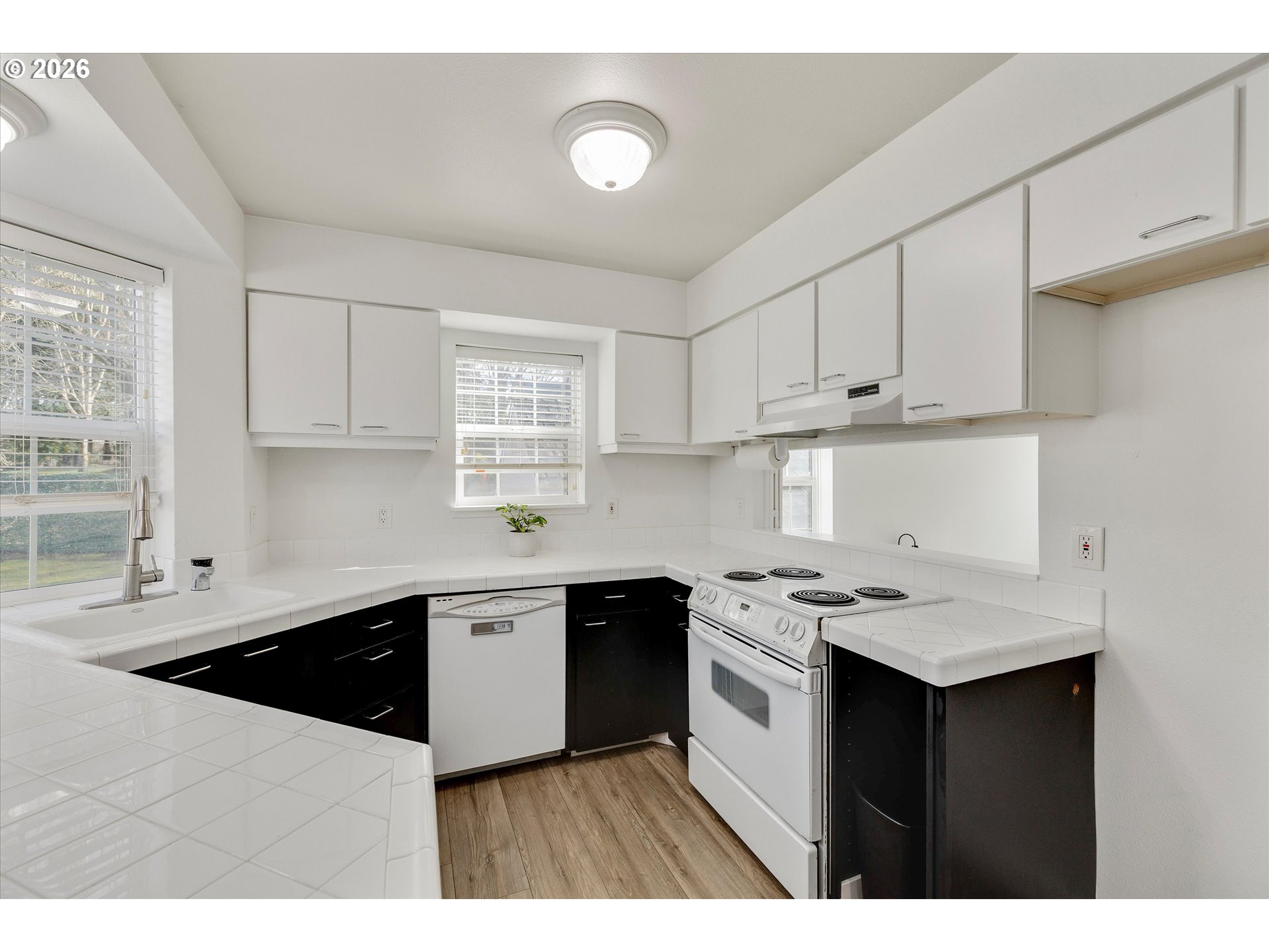 8700 Southwest Curry Drive Wilsonville, OR 97070 - Photo 11 of 31 Kitchen