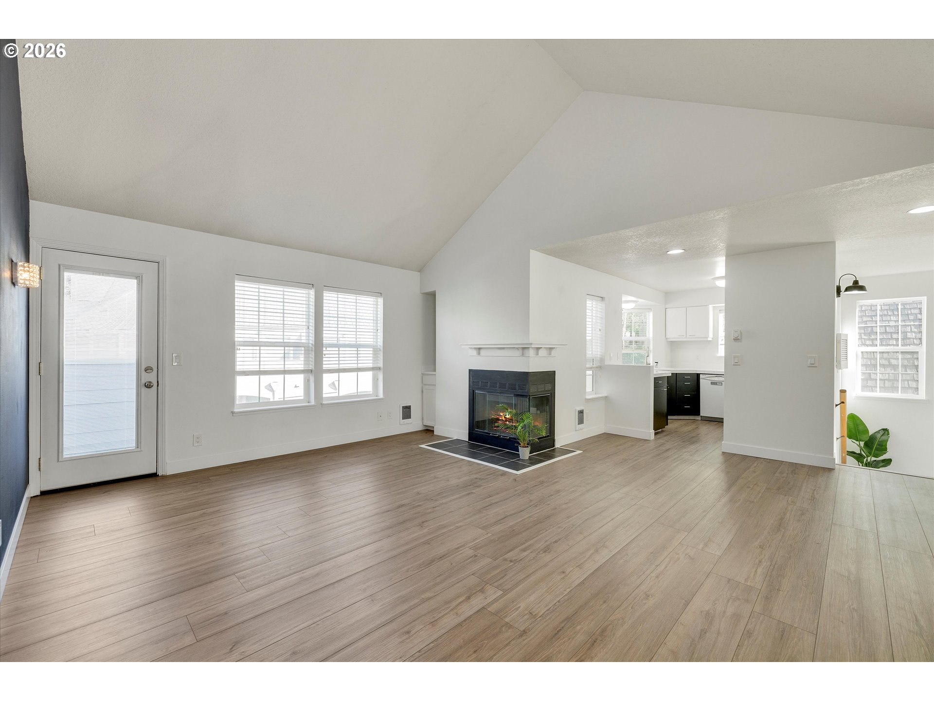 8700 Southwest Curry Drive Wilsonville, OR 97070 - Photo 9 of 31 Living Room